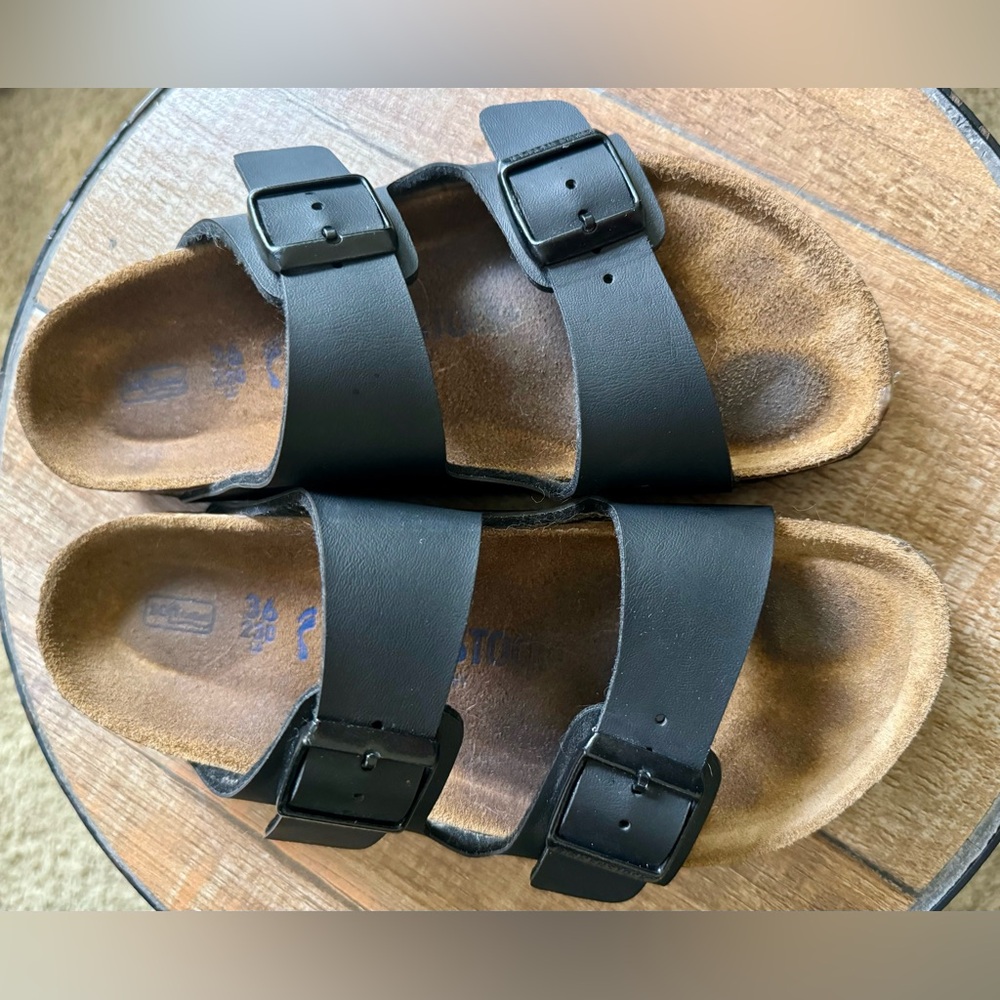 SOLD‼️ SOLD‼️Birkenstocks Size 36 EU or US Size 5-5.5 in Black Leather
